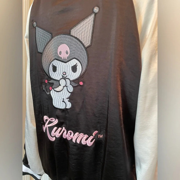 Hello Kitty And Friends x Forever 21 Reversible Pink & Black Small Bomber Jacket - Picture 13 of 16